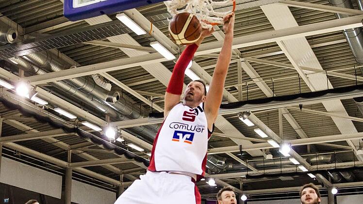 Center Daniel Stawowski ist nach einem kurzen Gastspiel in der Pro B wieder zurück beim BBC Coburg. Der Leistungsträger vergangener tage wird bereits am Sonntag ab 16 Uhr für die Vestestädter gegen den TTL Bamberg auf Korbjagd gehen. Foto: Sebastian Buff
