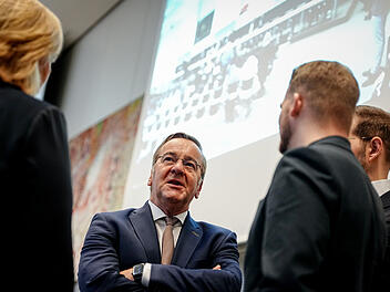 Grundsatzeinigung im Streit um Wehrdienst-Reform