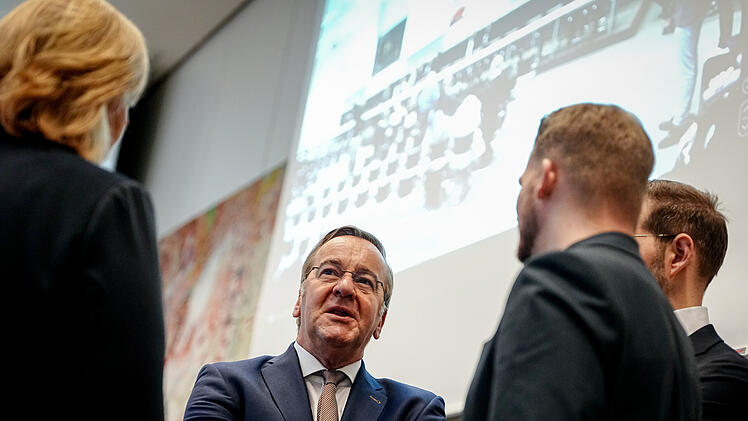 Grundsatzeinigung im Streit um Wehrdienst-Reform