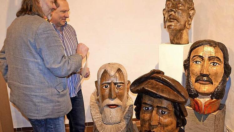 Die Holzskulpturen von Wolfgang Schott  Foto: Andrea Spörlein