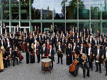 Die Bamberger Symphoniker treten mit einem "ausgewachsenen Orchester" bei Auto Scholz auf. Foto: Andreas Herzau