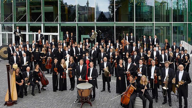 Die Bamberger Symphoniker treten mit einem "ausgewachsenen Orchester" bei Auto Scholz auf. Foto: Andreas Herzau