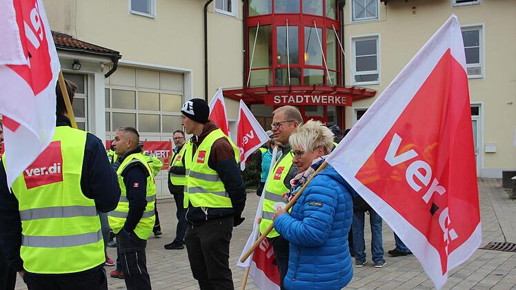 Warnstreik bei den Bad Brückenauer Stadtwerken. Foto: Julia Raab