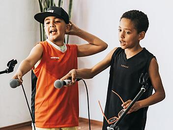 Kids im Leerstand Foto: Marian Lenhard