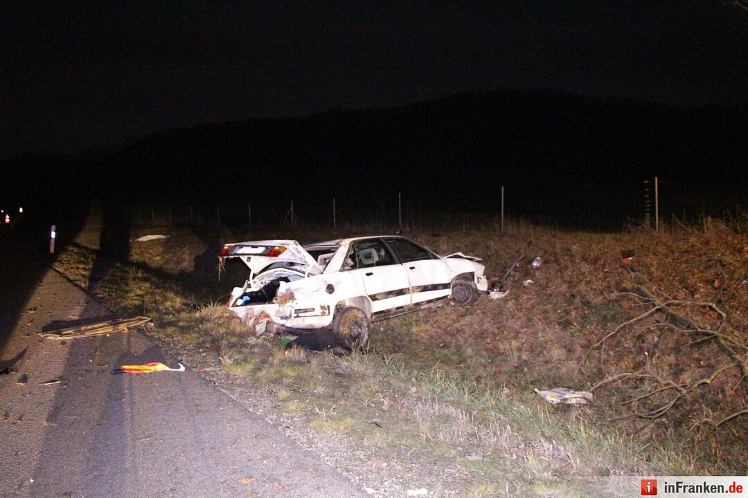 Auto ueberschlaegt sich auf der A3 mehrfach - Fahrer stirbt am Unfallort