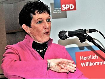 Gleiches Geld für gleiche Arbeit forderte die Landtagsvizepräsidentin Inge Aures (SPD) bei ihrem Auftritt in Bad Kissingen.  Foto: von Dobschütz