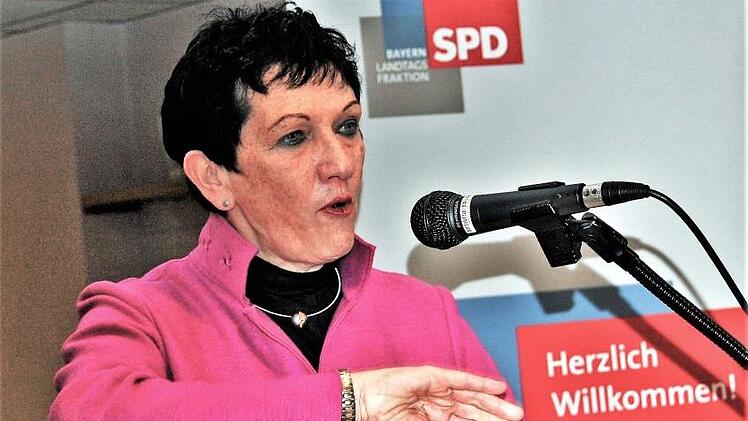 Gleiches Geld für gleiche Arbeit forderte die Landtagsvizepräsidentin Inge Aures (SPD) bei ihrem Auftritt in Bad Kissingen.  Foto: von Dobschütz