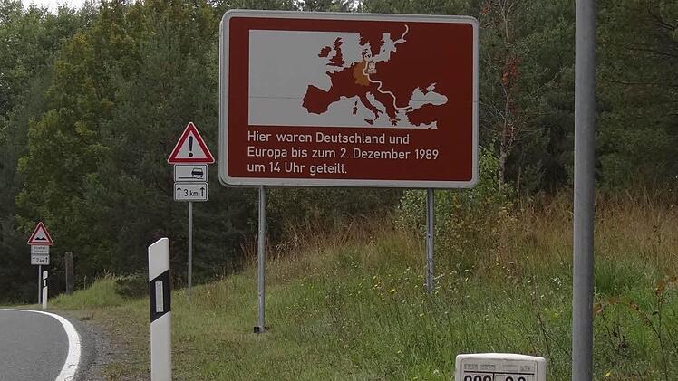 Hier öffnete sich vor 25 Jahren die Grenze bei Hellingen. Der Blick geht in Richtung Westen. Foto: Johanna Eckert