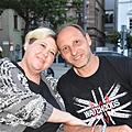Die Behandlung hat Spuren hinterlassen, aber Yvonne Mager freut sich, ihren Mann Bernhard wieder an ihrer Seite haben zu können.  Foto: Uschi Prawitz