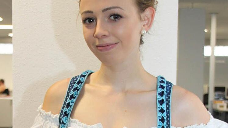 Lisa Lamnek ist Bedienung auf dem Oktoberfest. Foto: Alexander Hartmann