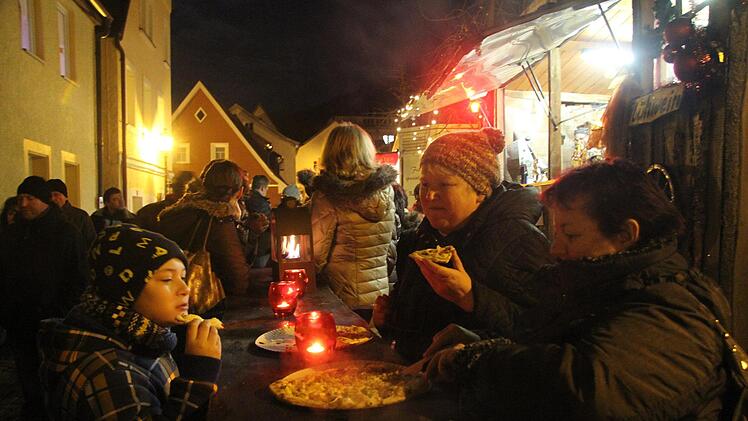 "Kulmbach im Advent" lockte am Wochenende viele Tausend Besucher in die Altstadt. Fotos: Sonny Adam