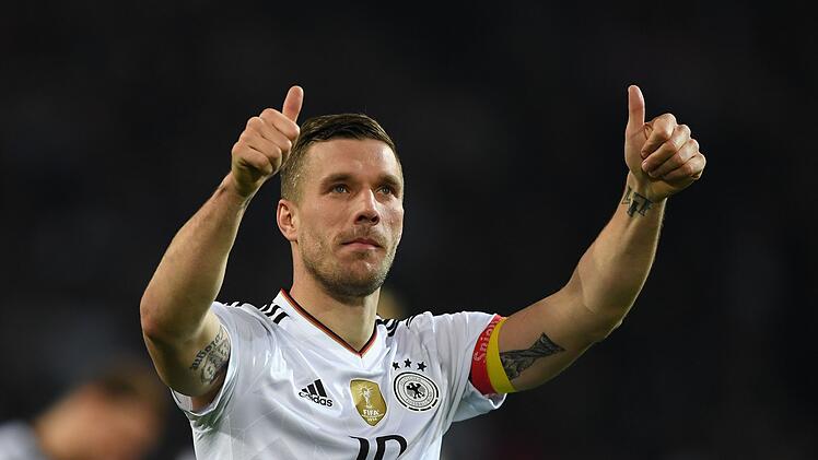 Lukas Podolski im M&auml;rz 2017 bei seinem letzten L&auml;nderspiel f&uuml;r Deutschland. Insgesamt ist der schussstarke Angreifer 130 Mal f&uuml;r Deutschland aufgelaufen.