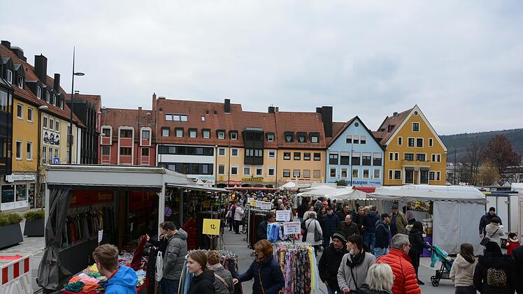 Alle Verkaufsstände hatten am Sonntag Zulauf.