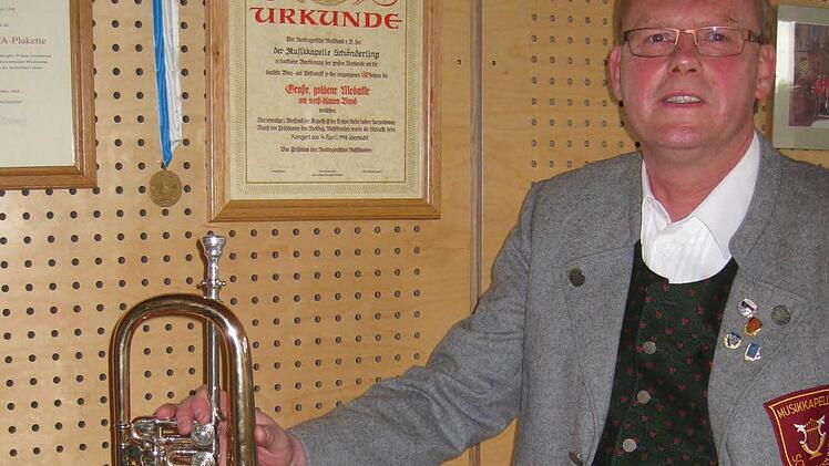 Er spielt sie immer noch: Mit 13 Jahren entschied sich Harald Schäfer für die Trompete. Foto: Beatrix Lieb