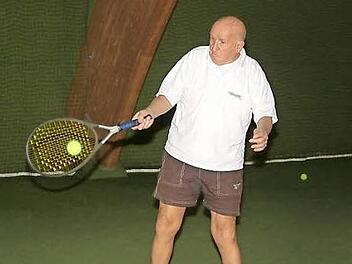 Alfred Leppert vom TC Kronach spielte gegen Bamberg im Doppel mit; tags darauf feierte er seinen 87. Geburtstag. Foto: Hans Franz