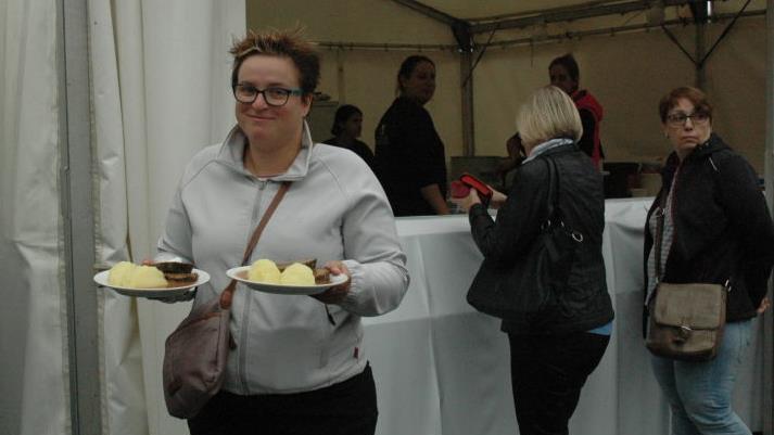 Damaris Meißinger liebt Kloß mit Braten und Soß.Foto: Edwin Meißinger