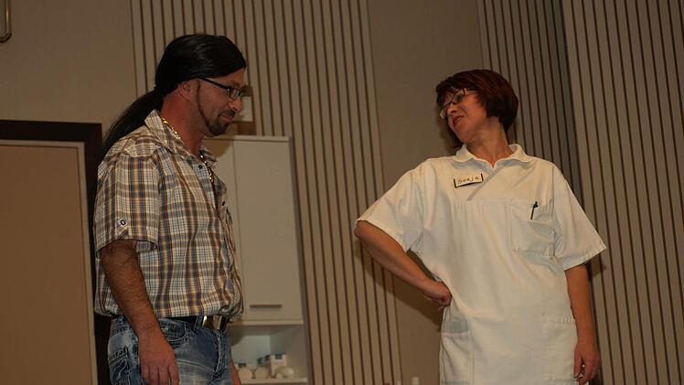 Die Komödie "Gute Besdserung" mit der Theatergruppe des TSV Oerlenbach. Foto: Stefan Geiger