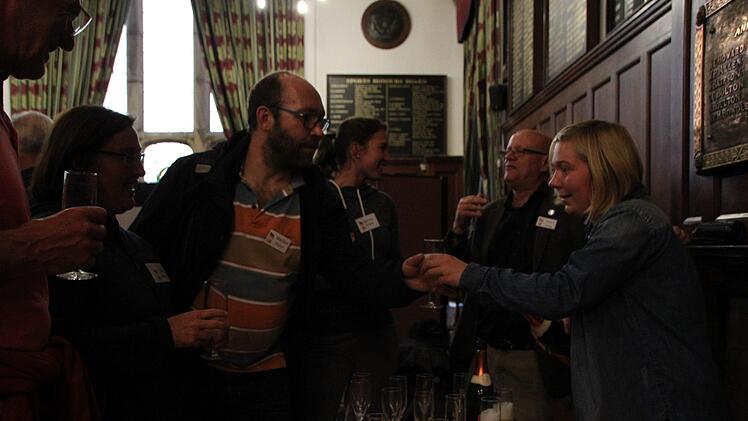 Herzlicher Empfang der Reisegruppe aus Bad Brückenau in der Partnerstadt Kirkham; Foto: Ulrike Müller