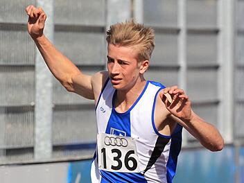 Moritz Hecht holte im U18-Endlauf über 100 Meter alles aus sich heraus und wurde in starken 11,43 Sekunden Dritter. Foto: Theo Kiefner