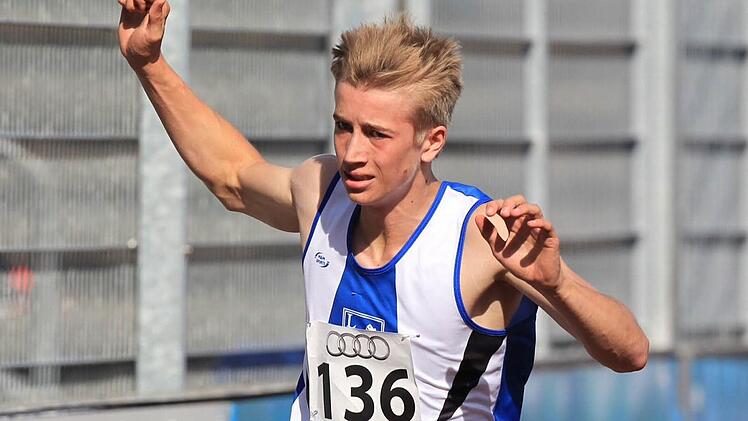 Moritz Hecht holte im U18-Endlauf über 100 Meter alles aus sich heraus und wurde in starken 11,43 Sekunden Dritter. Foto: Theo Kiefner