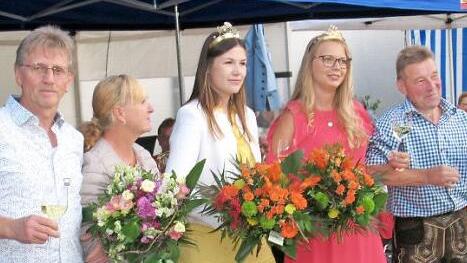 Vorsitzender Joachim Eyrich, Sponsorin Christine Meier-Reichel, Weinkönigin, Weinprinzessin und Vorsitzender Elmar Halbig
