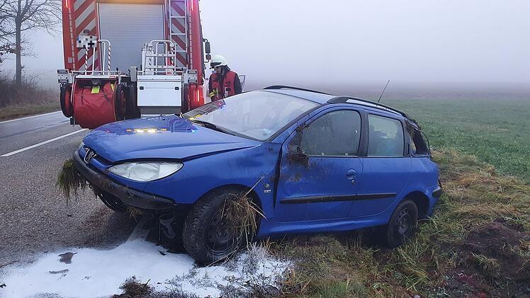 Die Feuerwehr musste zu einem Unfall auf der Hochstra&szlig;e im Kreis Ansbach ausr&uuml;cken.