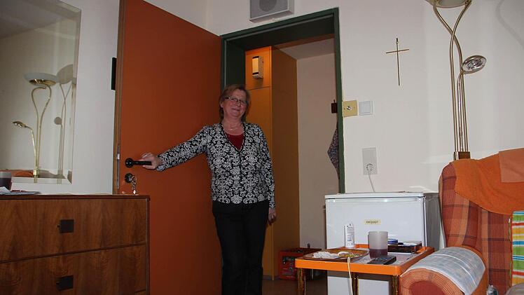 Hier passt kein Bett durch, bedauert Pflegedienstleiterin Christine Bernhagen.