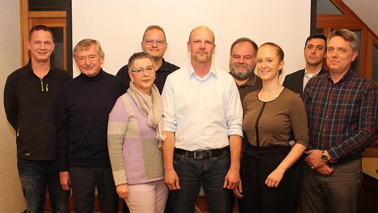 Marcus Schmitt (Mitte) führt die neue Liste an.    Foto: Evi Seeger