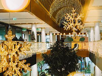 Weihnachten im FLAiR Fürth: Adventskalender mit regionalen Gewinnen, Benefizverkauf & vieles mehr