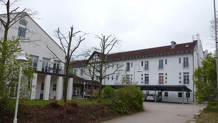 Außenansichten des erweiterten und modernisierten BRK-Seniorenheimes MarktleugastFoto: Klaus-Peter Wulf