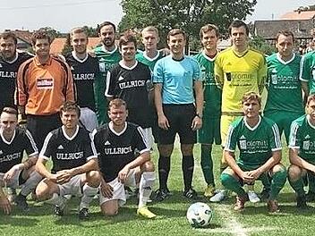 Die Hofheimer Stadtmeisterschaft erspielte sich der SV Hofheim (grün) mit einem 3:0-Endspielsieg gegen den Ausrichter TSV Goßmannsdorf (schwarz). Foto: Dietz