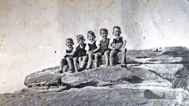 Die fünf, die Werner Kessel in den 50er Jahren auf der Teufelskanzel fotografierte, mussten die Schrecken eines Krieges nicht erleben.