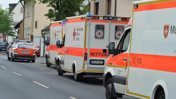 Großeinsatz in Hallstadt. 16 Menschen erkrankten vor zwei Wochen am am Norovirus.  Foto: Ronald Rinklef