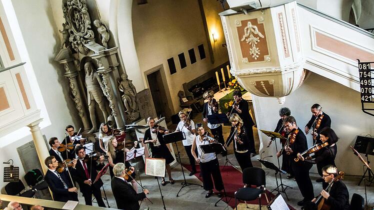 Impressionen von der Ahorner Serenade mit dem Collegium musicum Coburg unter Leitung von Thomas EhrleFoto: Jochen Berger