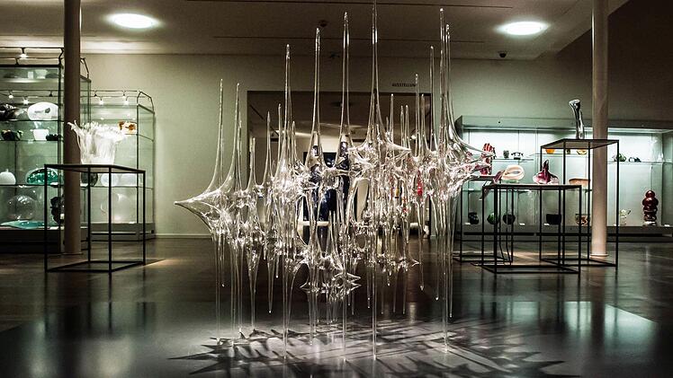 Vera Liskova: "Musik" (Glasmuseum Rosenau)Foto: Jochen Berger