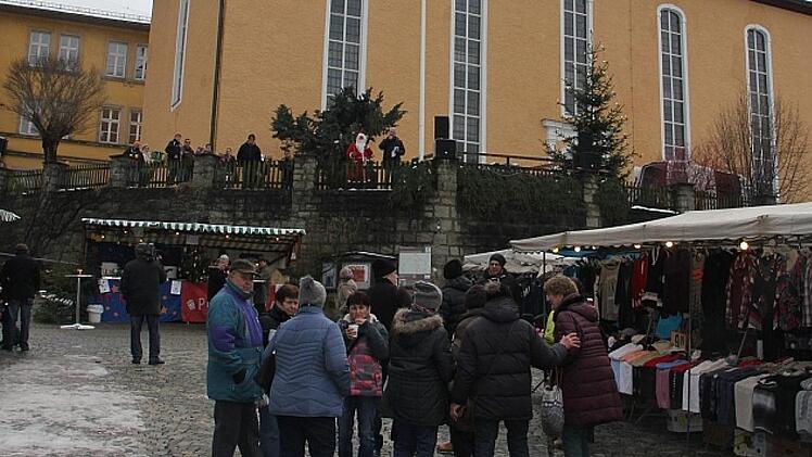 Beim Weihnachtsmarkt in Ludwigsstadt fanden die Besucher ein breites Angebot vor.