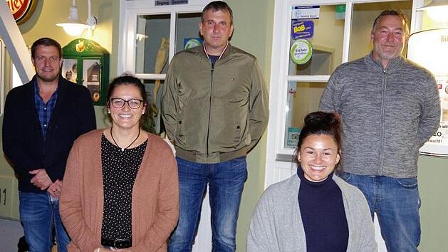 Der alte Vorstand ist auch der neue beim SV Garitz : (von links)  Stefan Glöckler, Tanja Sadowski, Matthias Peschel, Sabrina Leiner und Oliver Mainberger. Foto: Klaus Werner