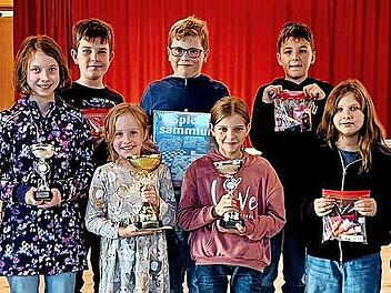 Die Sieger beim Turnier (v. l.): Leandra Löffler (3.), Louisa Fischer (1.) und Malia Pülz (2.)