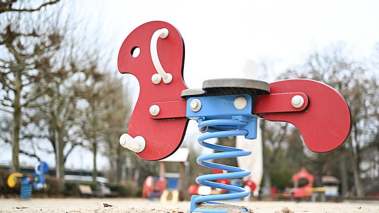 Stein: Erneut Nadeln auf Spielplatz gefunden - "Vollpfosten"
