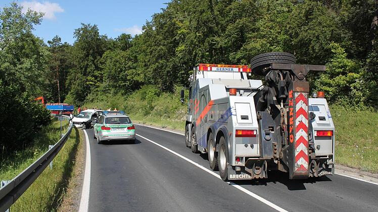 Ein junger Mann wurde am Dienstag bei einem Unfall auf der B287 schwerst verletzt. Foto: Thomas Mäuser