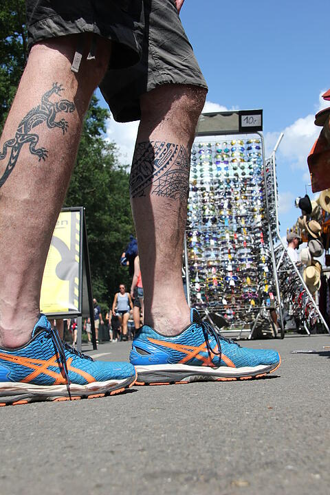 Zu einem Rockfestival gehören natürlich auch Tattoos