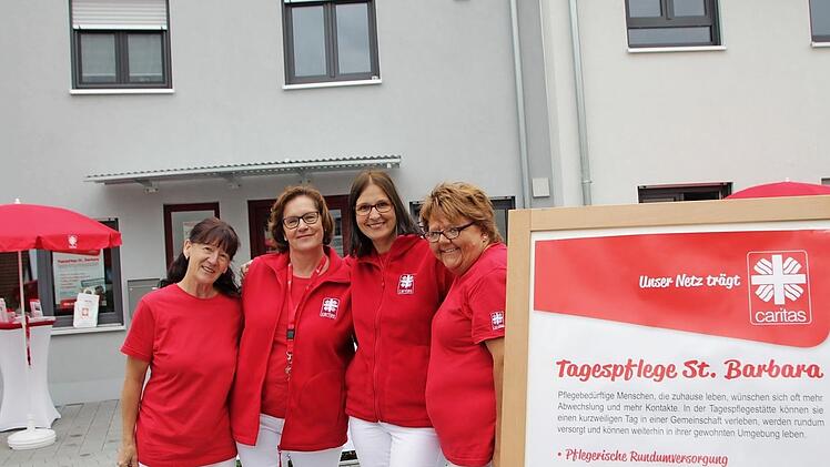 Richmunde Burkard, Gerti Klein, Dajana Gehrke und Petra Bauernschmitt (von links) gehören zum Pflegeteam.