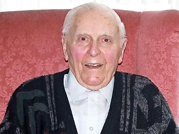 Johann Meußgeier feierte im Kreis seiner engsten Familienangehörigen seinen 95. Geburtstag. Foto: Alfred Thieret