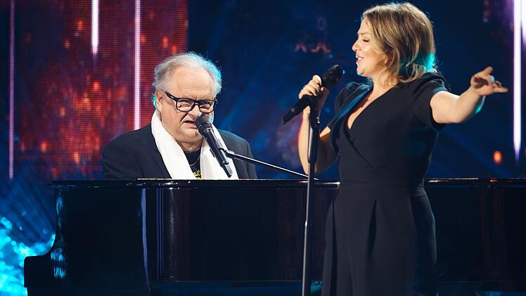 F&uuml;r die Gastgeberin das "Duett des Jahres": Hein Rudolf Kunze und Annett Louisan mit "Dein ist mein ganzes Herz".