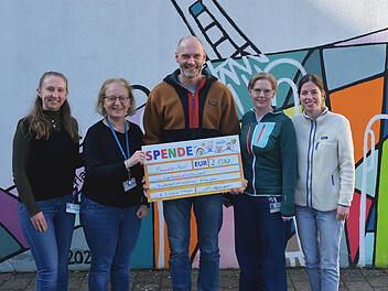 Erlangen: Bierprobe für guten Zweck - Spende an Kinderpalliativzentrum Erlangen: Bierprobe für guten Zweck - Spende an Kinderpalliativzentrum