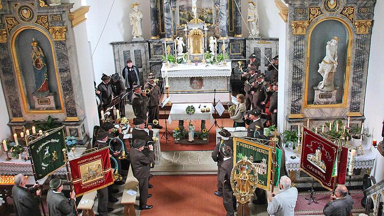 Die Talkirche bot einen würdigen Rahmen für die Hubertusmesse des Hubertusvereins Münnerstadt. Foto: Dieter Britz