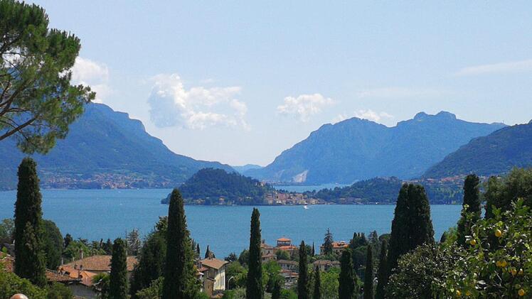 Blick von der Villa Vigoni auf den Comer SeeJohanna Blum