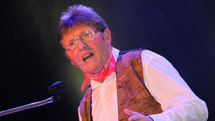 Als Nachwächter warf der "Baaschdörfer" Edwin Jungkunz im Fasching einen humorvollen Blick auf das Leben, als Gemeinderat 36 Jahre lang einen ernsthaften.  Fotos: Stephan Stöckel