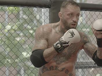 Christian Eckerlin, bekanntester deutscher MMA-Kämpfer, zeigt auch abseits der Live-Kampfnächte viel von seinem Leben. Ab 17. Oktober begleitet die sechsteilige Doku-Reihe "Eckerlin - Eine MMA-Familie" den Kampfsportler.