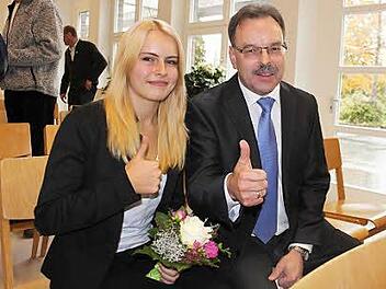 Teamarbeit gefragt: Schülersprecherin Swetlana Grigoreva und der neue Rektor Harald Bötsch  Foto: Sabine Herteux